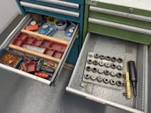 2 drawer cabinets with contents - Image 7