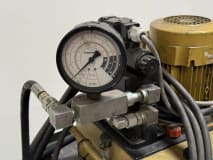 Hydraulik-Pumpe mit Zubehör - Image 4