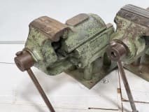 Zwei Schraubstöcke - Image 2