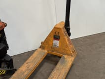 2 Pallet Trucks - Image 11