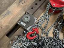 Lot of Chain Hoists + Crane Fork - Image 7