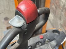 Elektro Hochhubwagen + Aufladegerät - Image 8