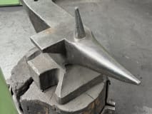 Schmiedeamboss mit Holzsockel - Image 7