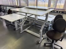 ORG-DELTA manuell höhenverstellbare Schreibtische mit 4 Stühlen - Image 4