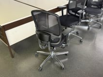 Schreibtische mit integriertem Schubladenschrank - Image 8