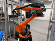 KUKA KR 22 R1610-2 /SEL Handling robot