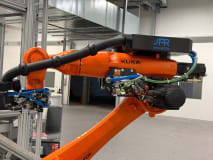 KUKA KR 22 R1610-2 /SEL Handling robot