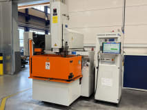 CHARMILLES TECHNOLOGIES Roboform 50 Senkerodiermaschine