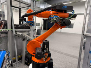 KUKA KR 22 R1610-2 /SEL Handling robot