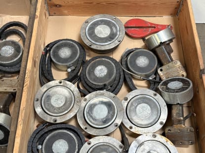 Lot of Magnetic Brakes - Image 2