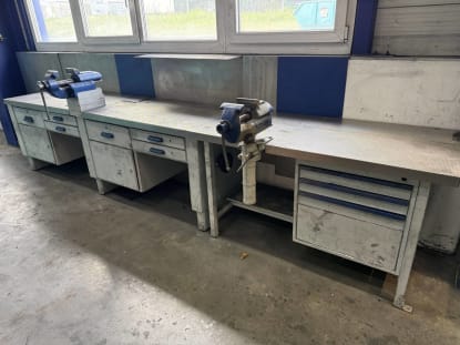 2 workbenches with vises - Image 2