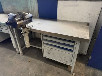 2 Werkbänke mit Schraubstöcken - Image 3