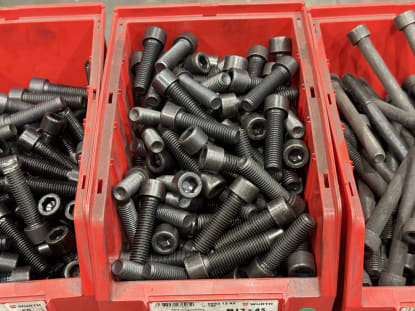 Lot of Cylinder Screws - Image 12