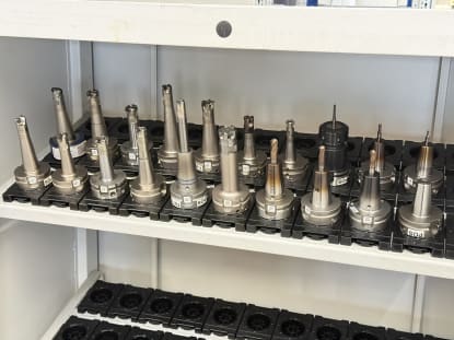 30 pcs. HSK-A63 tool holders with tools - Image 2