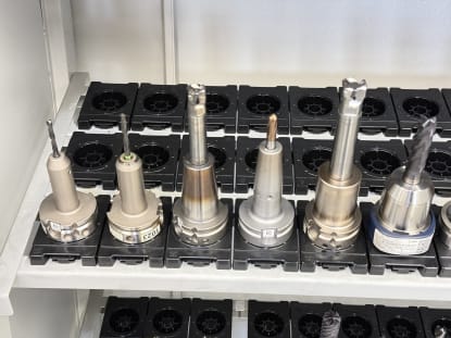 30 pcs. HSK-A63 tool holders with tools - Image 2