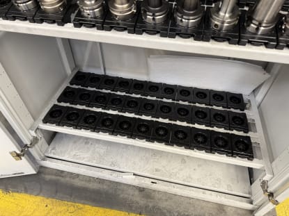 30 pcs. HSK-A63 tool holders with tools - Image 33
