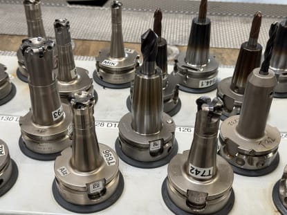 30 pcs. HSK-A63 tool holders with tools - Image 10