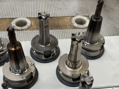 30 pcs. HSK-A63 tool holders with tools - Image 20