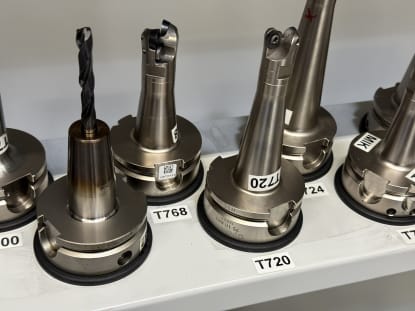 34 pcs. HSK-A63 tool holders with tools - Image 17