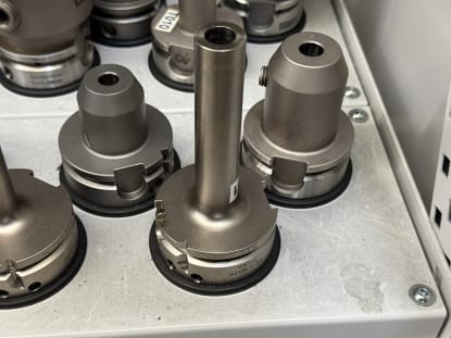 34 pcs. HSK-A63 tool holders with tools - Image 13