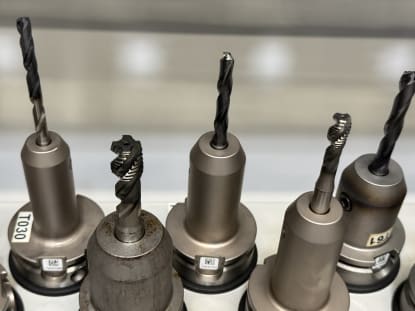 32 pcs. HSK-A63 tool holders with tools - Image 11