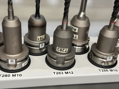 32 pcs. HSK-A63 tool holders with tools - Image 13