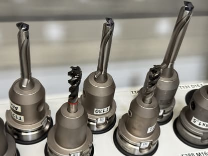 32 pcs. HSK-A63 tool holders with tools - Image 15