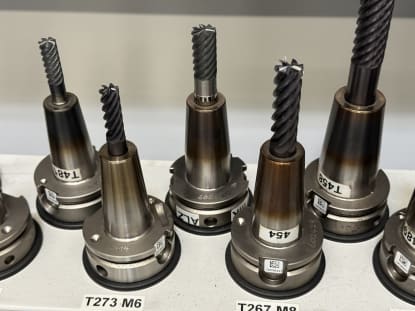 32 pcs. HSK-A63 tool holders with tools - Image 25