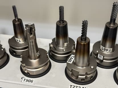 32 pcs. HSK-A63 tool holders with tools - Image 27