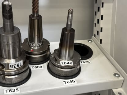 32 pcs. HSK-A63 tool holders with tools - Image 17