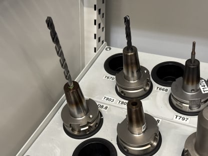 32 pcs. HSK-A63 tool holders with tools - Image 32