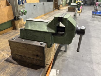 Large Workbench - Image 21