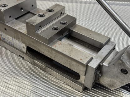 Machine vise - Image 9