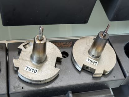 20 Stk. SK50 Werkzeugaufnahmen mit Werkzeugen - Image 13
