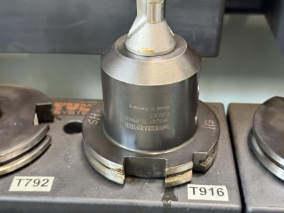 16 Stk. SK50 Werkzeugaufnahmen mit Werkzeugen - Image 19