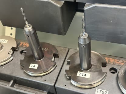 16 Stk. SK50 Werkzeugaufnahmen mit Werkzeugen - Image 20