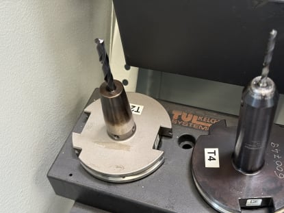 16 Stk. SK50 Werkzeugaufnahmen mit Werkzeugen - Image 22