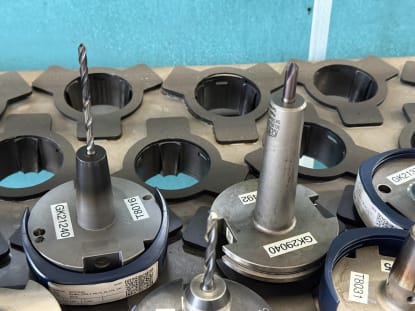 25 pcs. SK50 tool holders with tools - Image 20