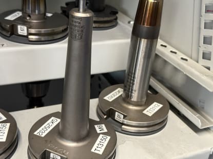 26 Stk. SK50 Werkzeugaufnahmen mit Werkzeugen - Image 9