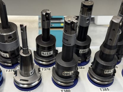 30 pcs. SK40 Tool Holders with Tools - Image 9