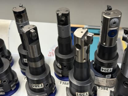 30 pcs. SK40 Tool Holders with Tools - Image 11
