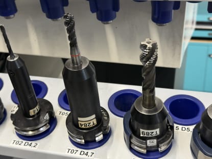 30 pcs. SK40 Tool Holders with Tools - Image 16