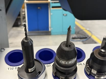 30 pcs. SK40 Tool Holders with Tools - Image 24