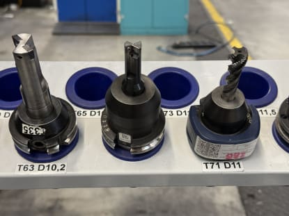 30 pcs. SK40 Tool Holders with Tools - Image 28