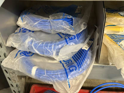 Lot of Plastic Hoses - Image 10