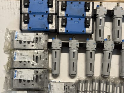Lot of Pneumatic Accessories - Image 2