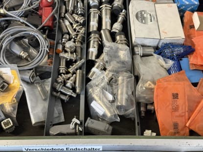 Schubladenschrank mit Inhalt - Image 8