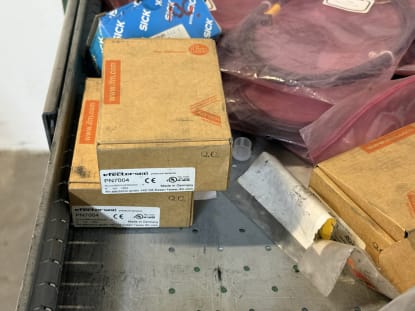 Schubladenschrank mit Inhalt - Image 19