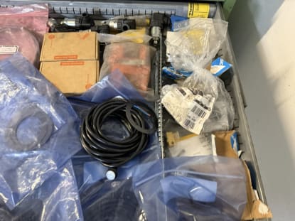Schubladenschrank mit Inhalt - Image 24