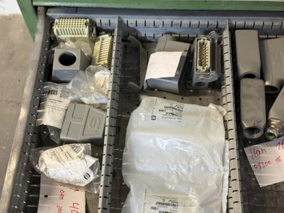 Schubladenschrank mit Inhalt - Image 29